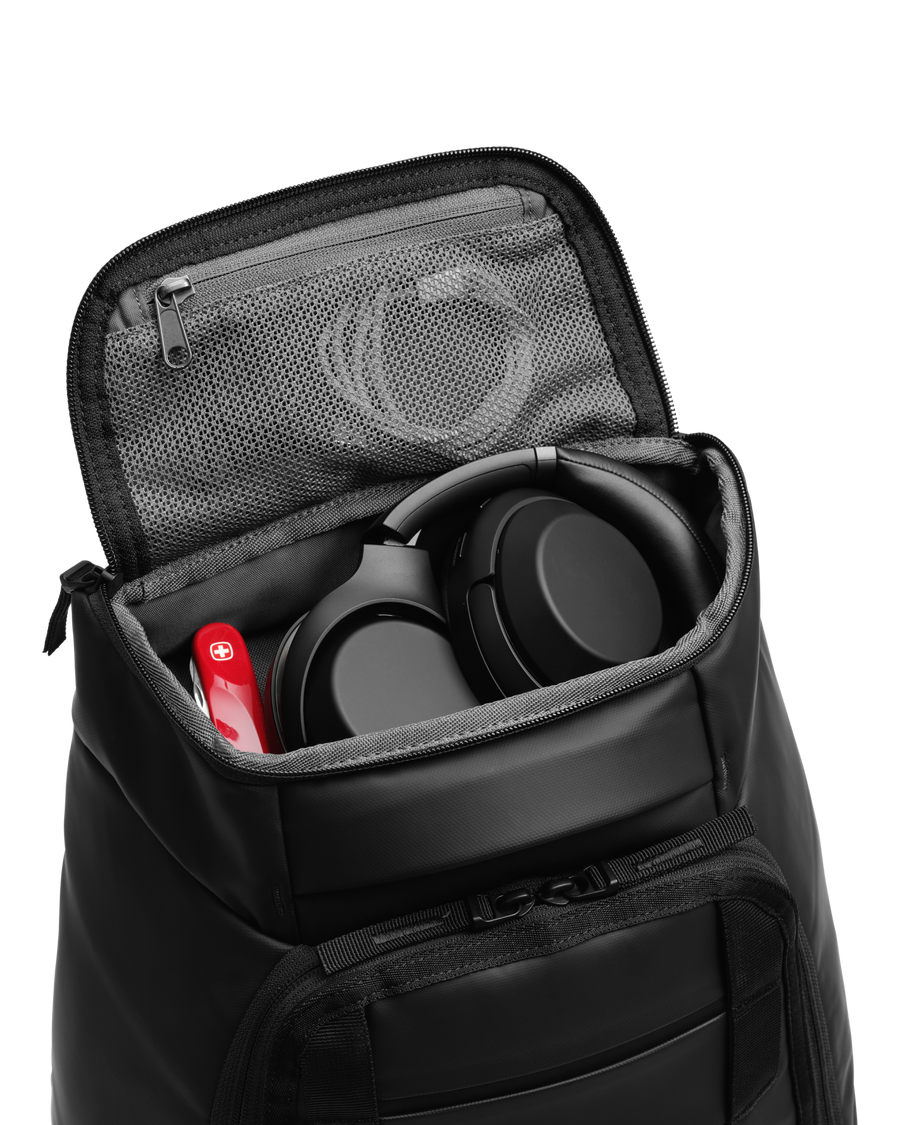 Hugger Backpack 30L Oatmilk