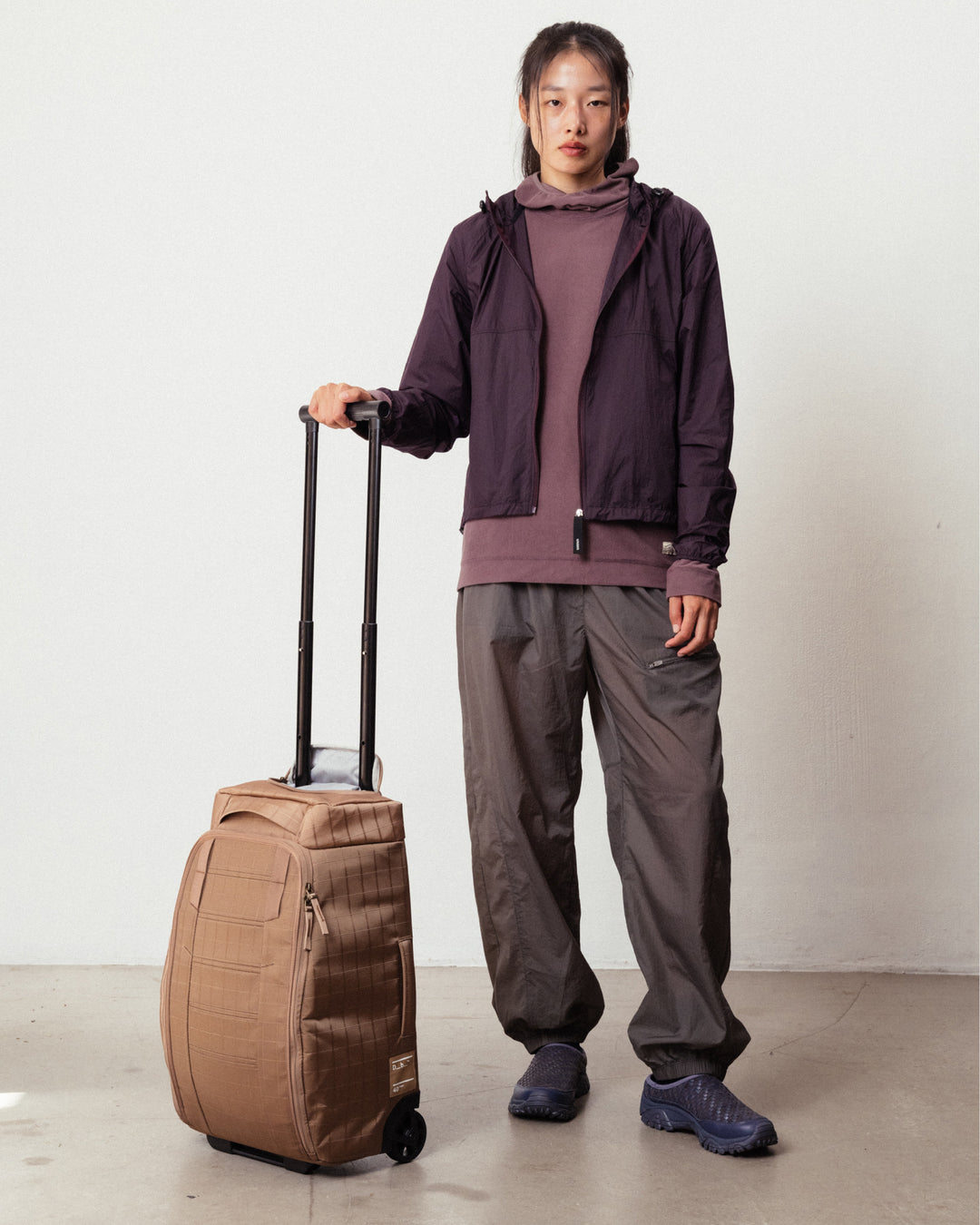 Hugger Roller Bag Carry-on 40L Affogato Brown