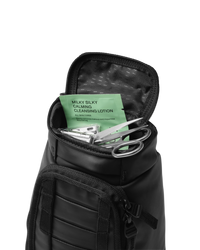 Hugger Washbag Sand Grey