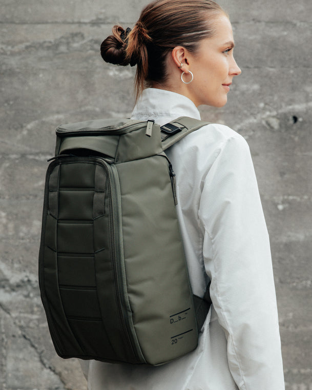 Hugger Backpack 20L Moss Green