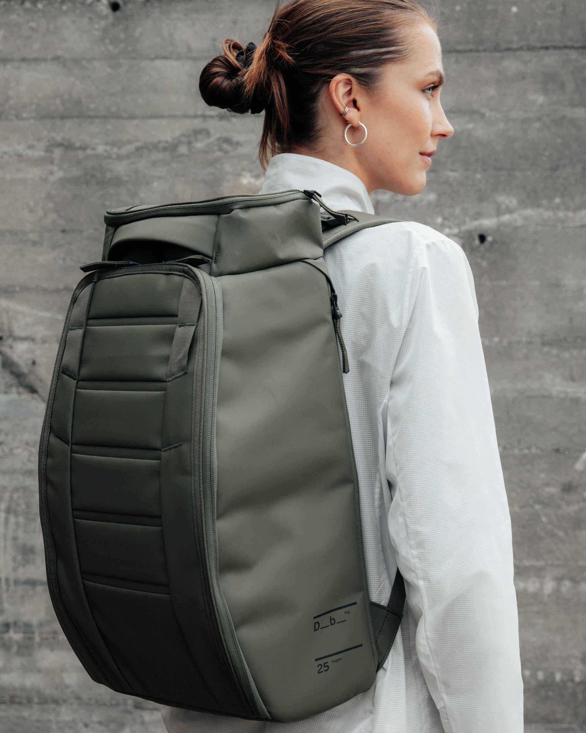 Hugger Backpack 25L Moss Green | Db Journey US
