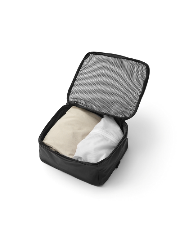 Essential Packing Cube M Black Out