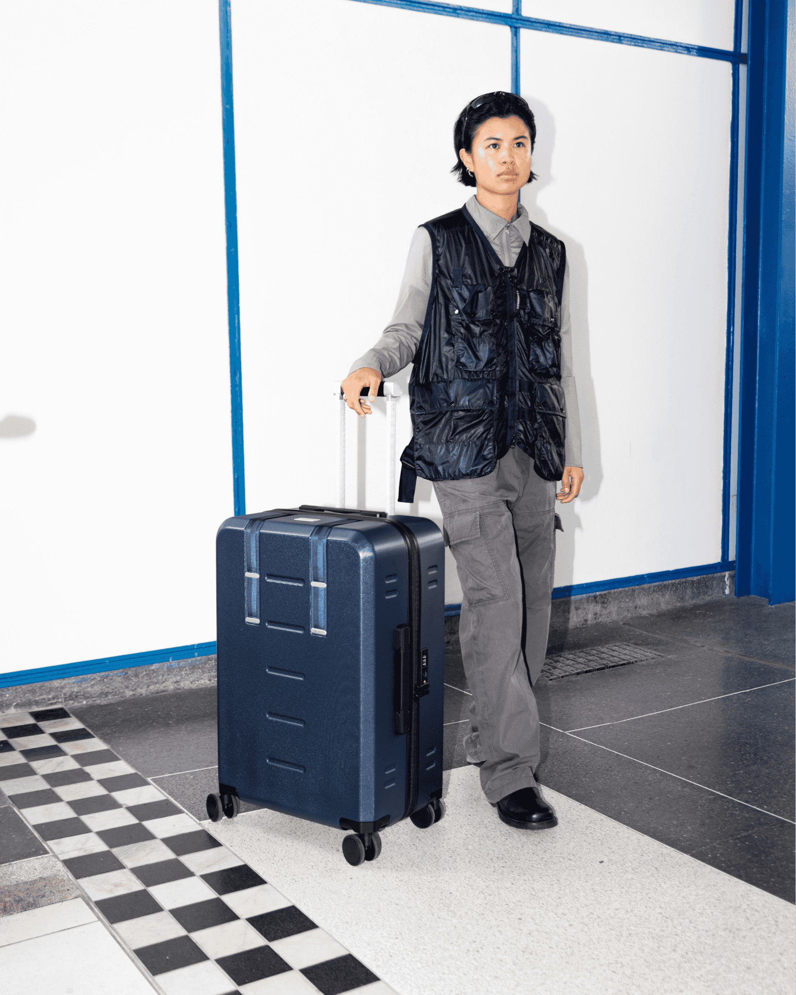 Ramverk Check-in Luggage Medium Blue Hour | Db Journey US