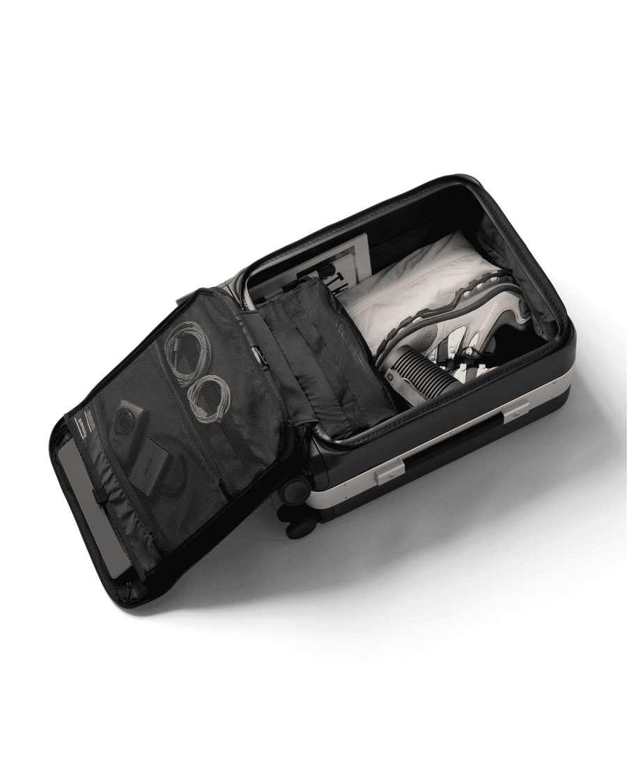 Ramverk Pro Front-access Carry-on Silver..
