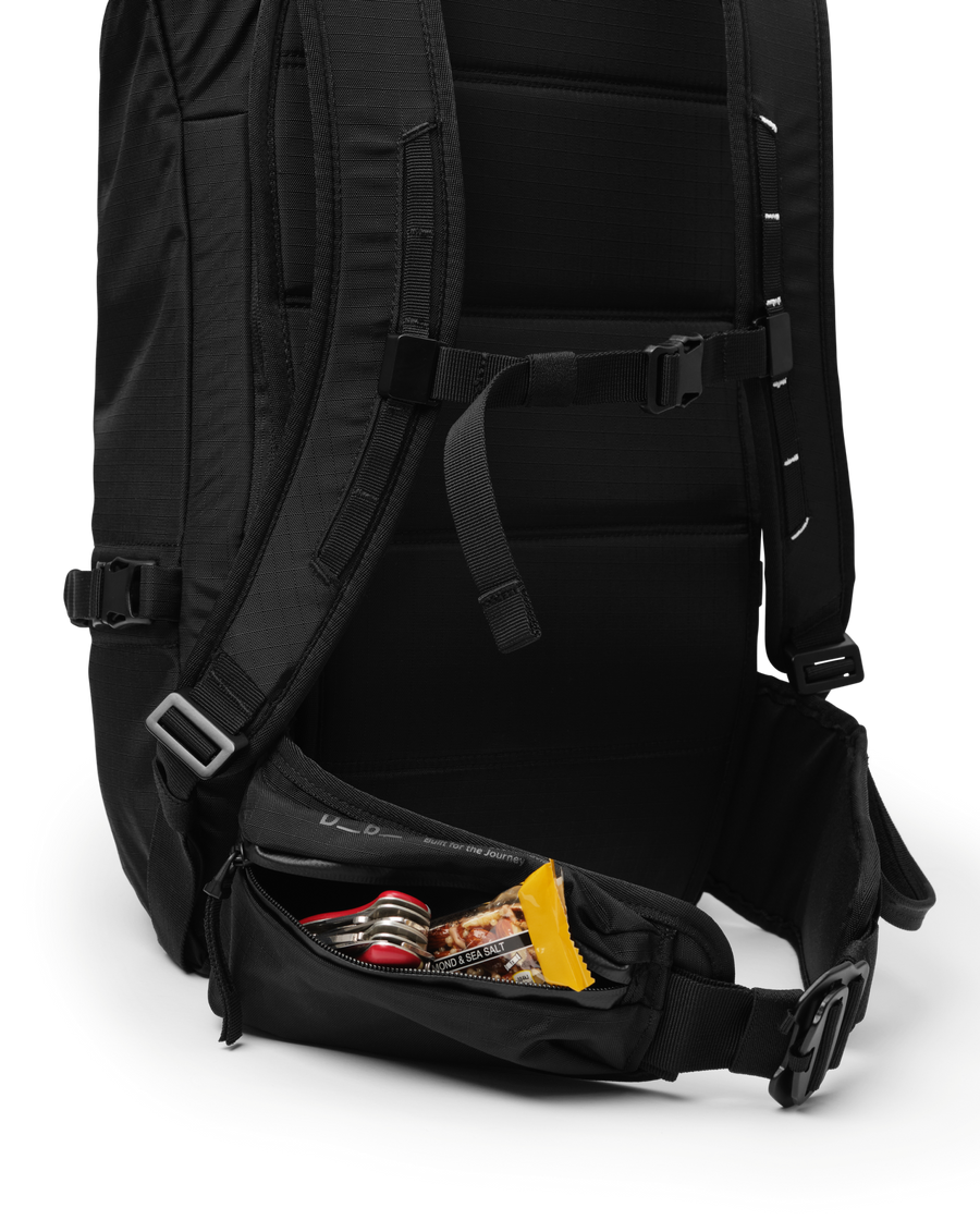 Snow Pro Backpack 32L Black Out – Db Snow Pro Backpack 32L Black Out – Db