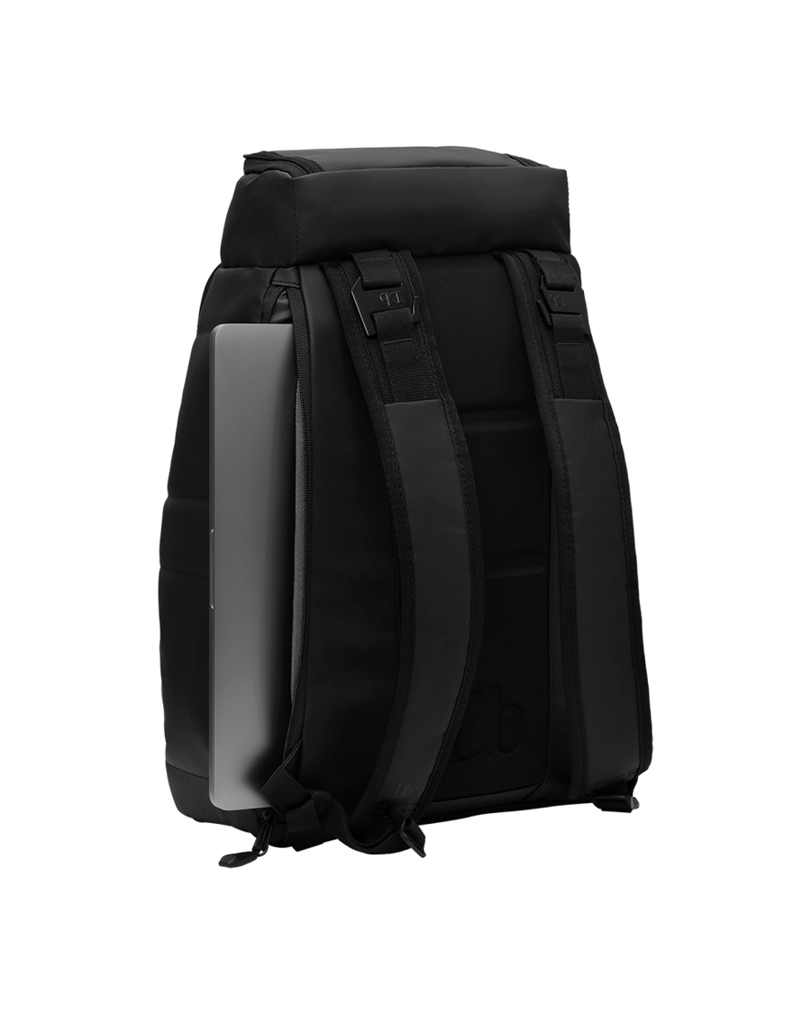 TheStrom20LBackpack-12_369462f6-5a94-4681-a0f1-3ff89f3d6aa0.png