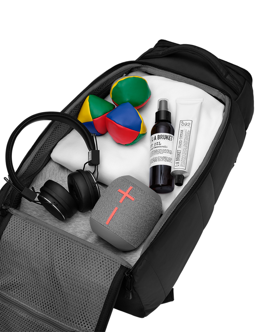 TheStrom20LBackpack-13_516492c5-81b5-48cb-974c-221048282ca5.png