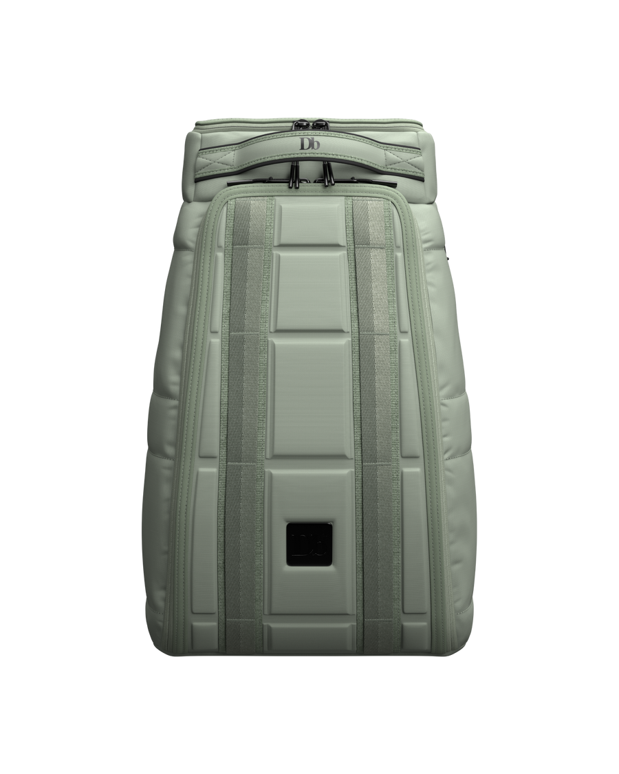 TheStrom20LBackpack-25_cb6021d0-e80a-4bde-b3f5-81b766c387a6.png