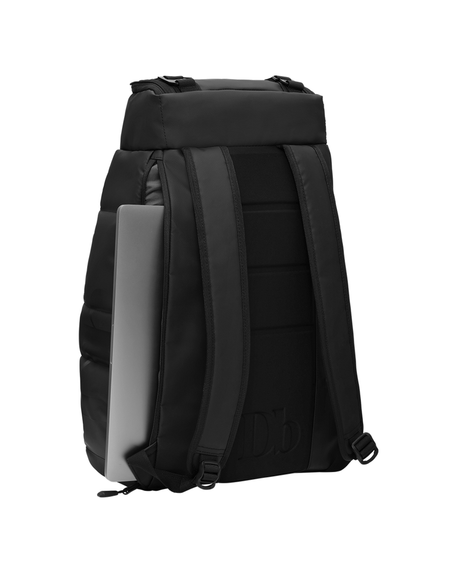 TheStrom30LBackpack-1_72578f47-e957-4308-80a3-8f22ee911e30.png