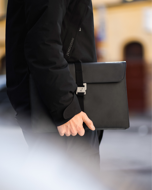 TheVarldsvan13_LaptopSleeve-1_36b2c394-8430-4af1-a0f1-dd6a2a27e112.png