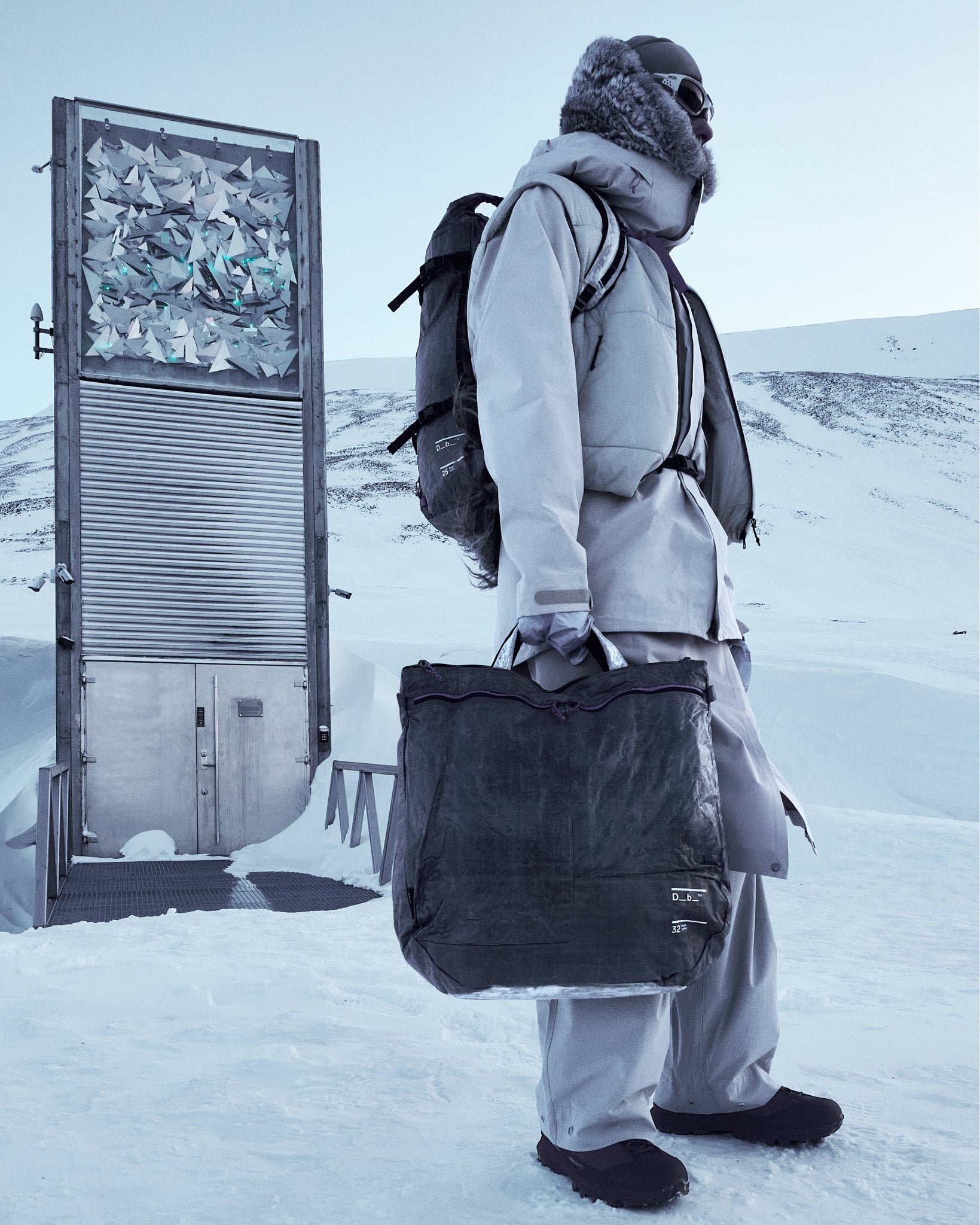 Weigh Lighter Helmet Bag 32L Weigh Darker | Db Journey Sweden