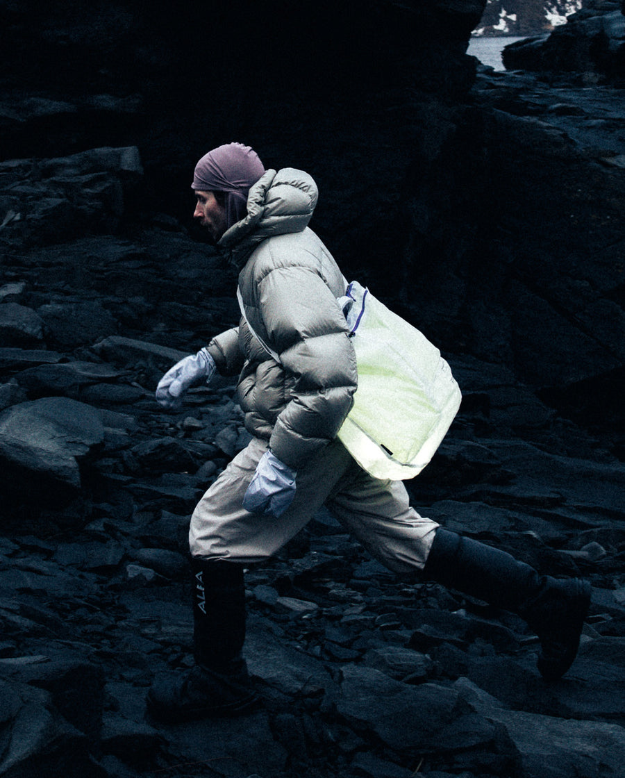 Weigh Lighter Helmet Bag 32L Aurora