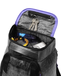 Weigh Lighter Hugger Backpack 30L Weigh Darker