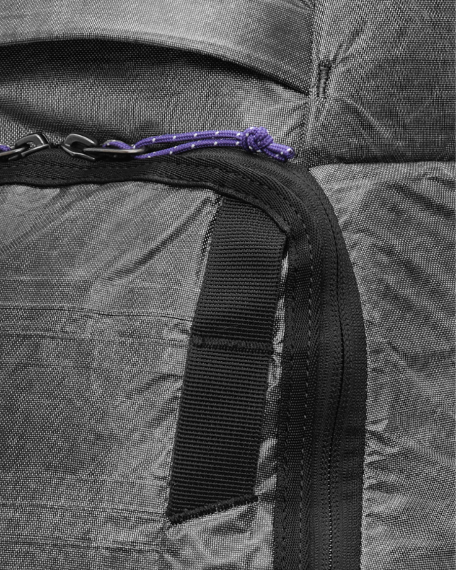 Weigh Lighter Hugger Backpack 30L Weigh Darker