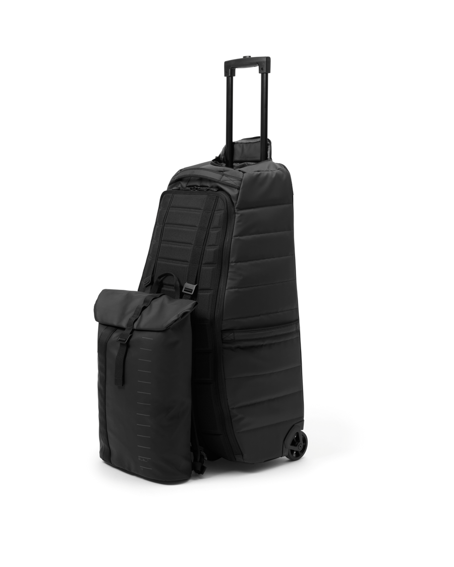 Essential_Backpack_12L_Black_Out_Db_2.png