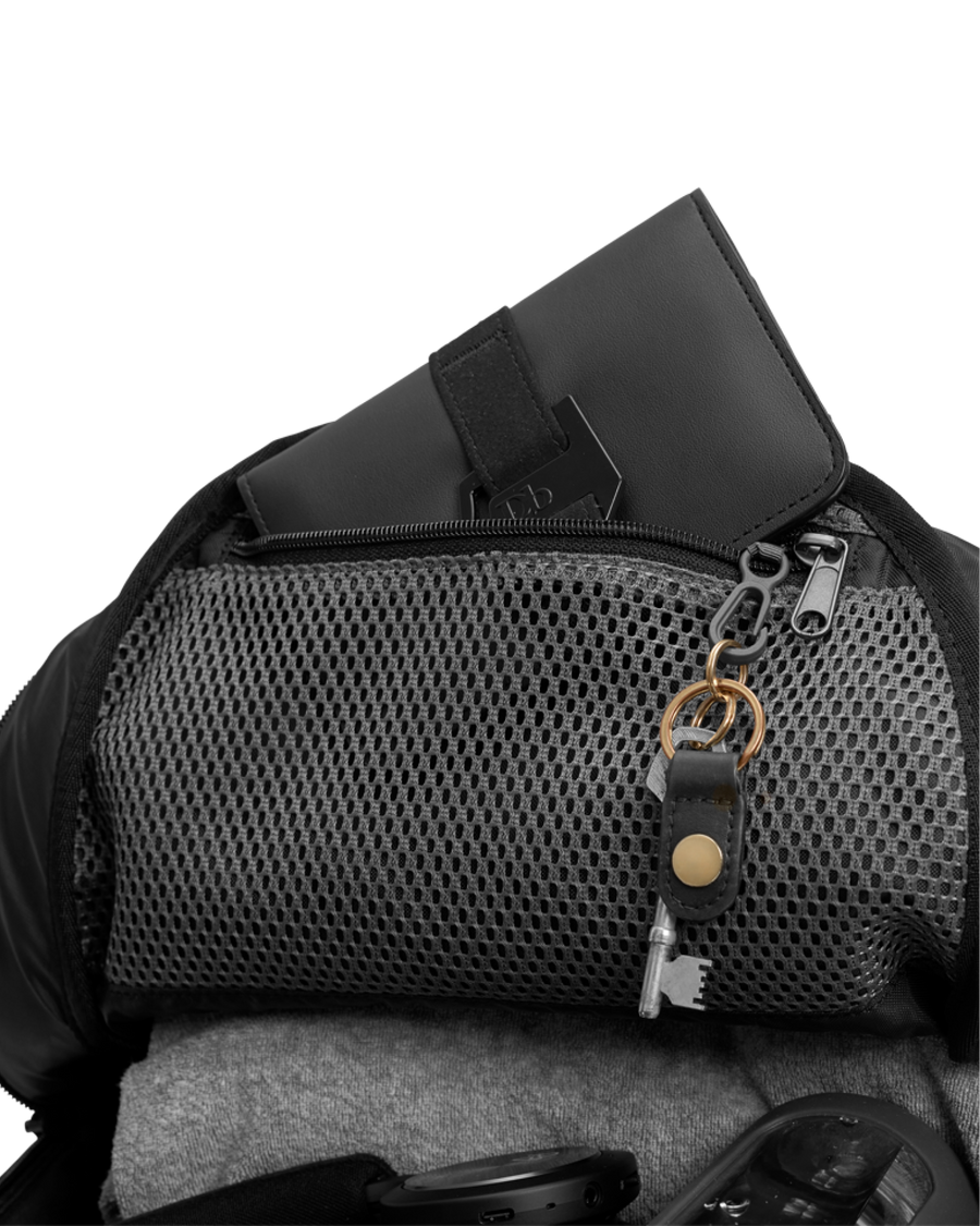 TheAEra16LBackpack-1_82d7436c-8048-4464-8274-4be81457b87a.png