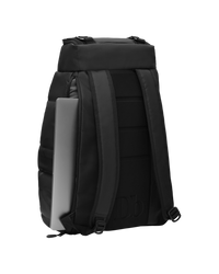 TheStrom30LBackpack-1_3f0a4721-081b-4a0c-9280-66fdb12f916f.png